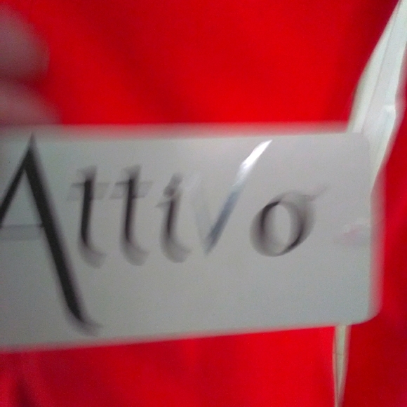 BNWT ATHLETIC TOP NEON / BY ATTIVO SZ. SM. LONG SLEEVE REFLECTOR LINES THUMBHOLE - Picture 7 of 7